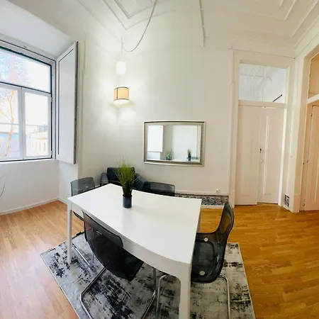 Luxury In The Centre Of Lisbon, Alfama 旅馆 *